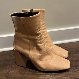 L’intervalle Tan Ankle Boots